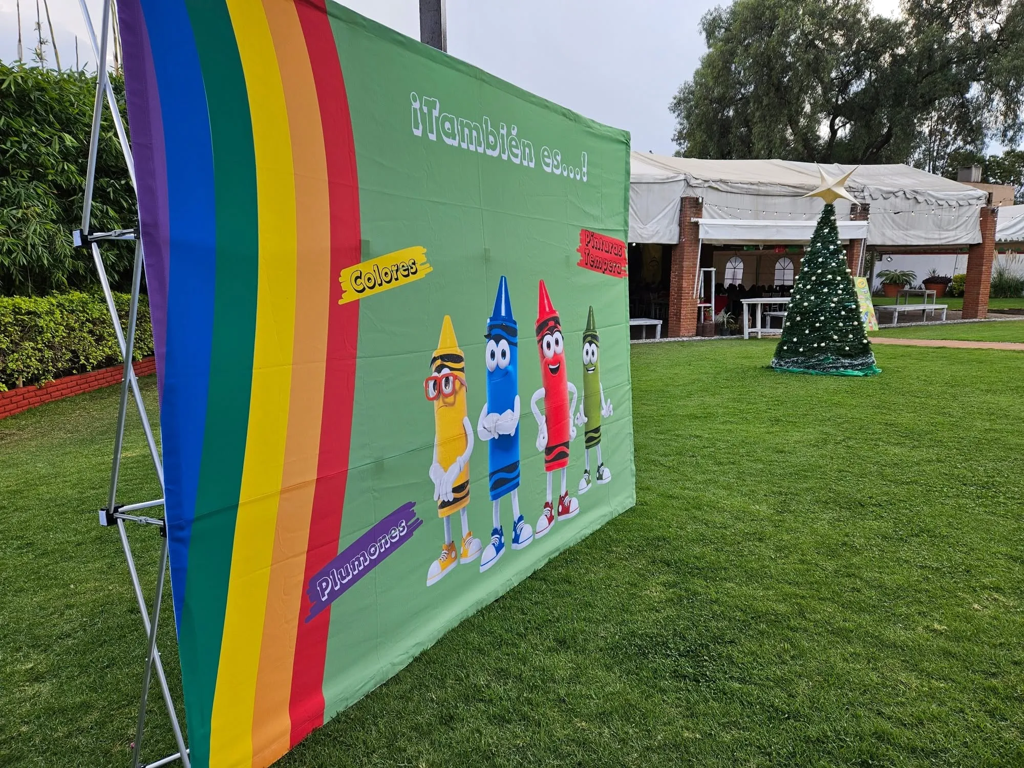Fiesta infantil montada en los jardines de Hacienda San Marcos